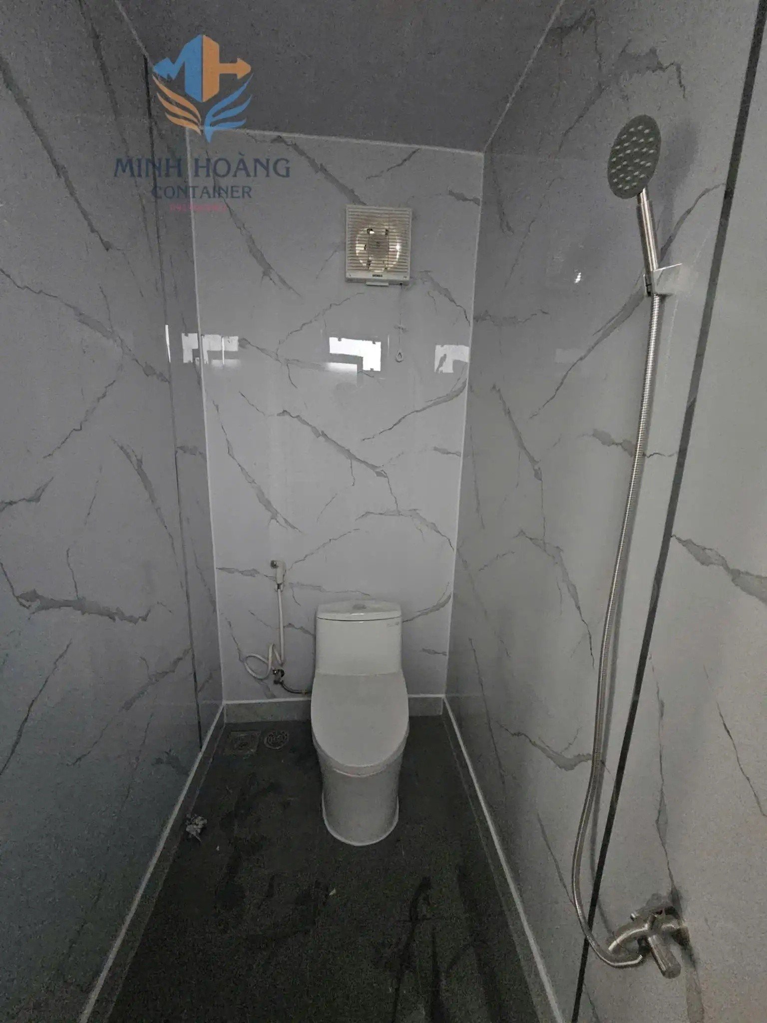 Container Nhà Ở 40 Feet Vàng Kem Ốp Gỗ Có Toilet Hiện Đại